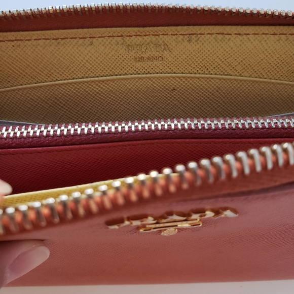 Authentic Prada Large Saffiano Leather Wallet - Picture 9 of 17